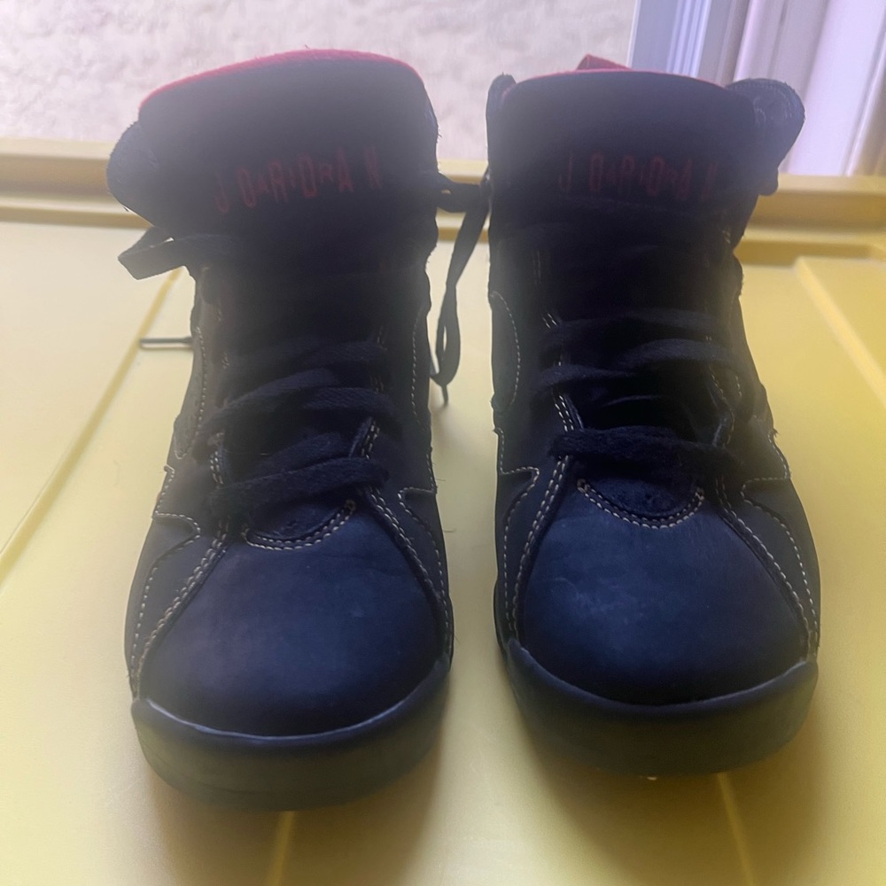 Air Jordan 10’s pre-owned.